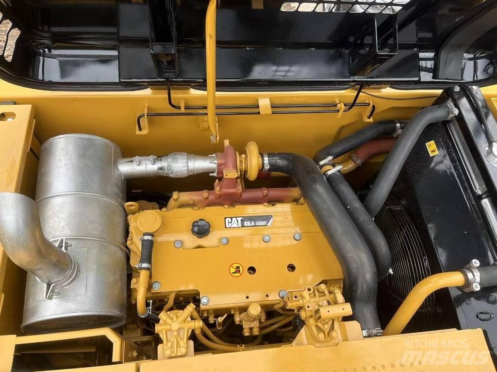 CAT 320 D2 Gravemaskiner på larvebånd