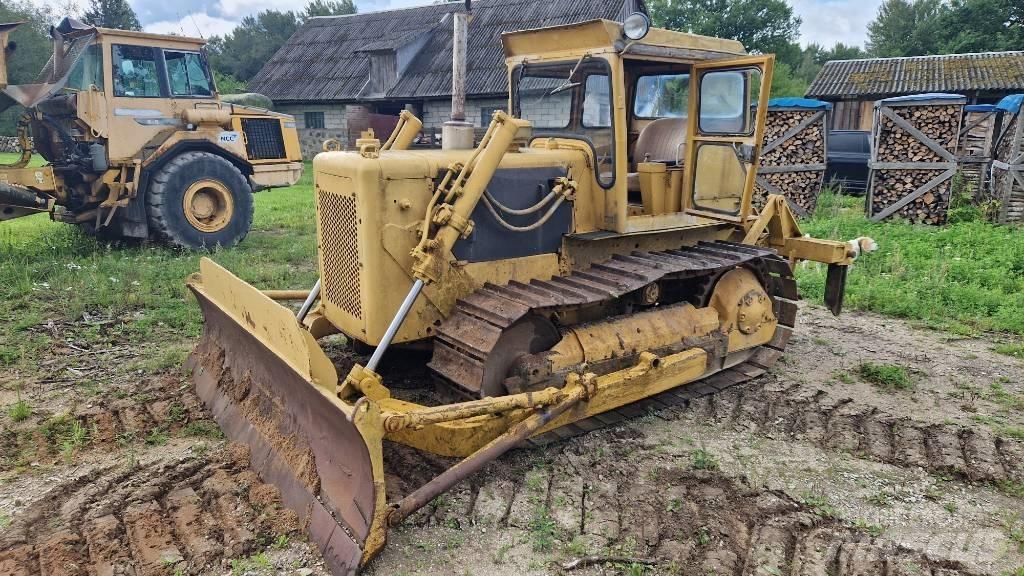 CAT D 4 D Bulldozer på larvebånd