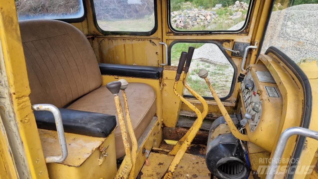 CAT D 4 D Bulldozer på larvebånd