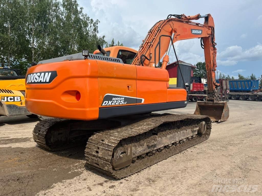 Doosan DX 225 LC Gravemaskiner på larvebånd