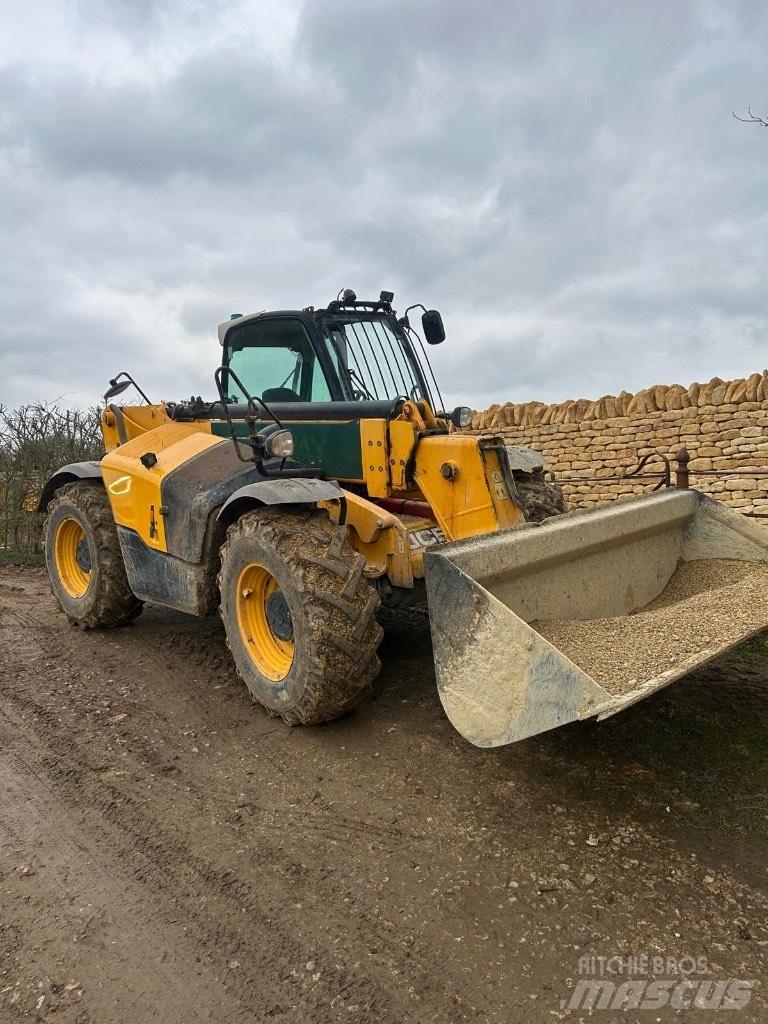 JCB 535-95 Gravemaskiner på larvebånd