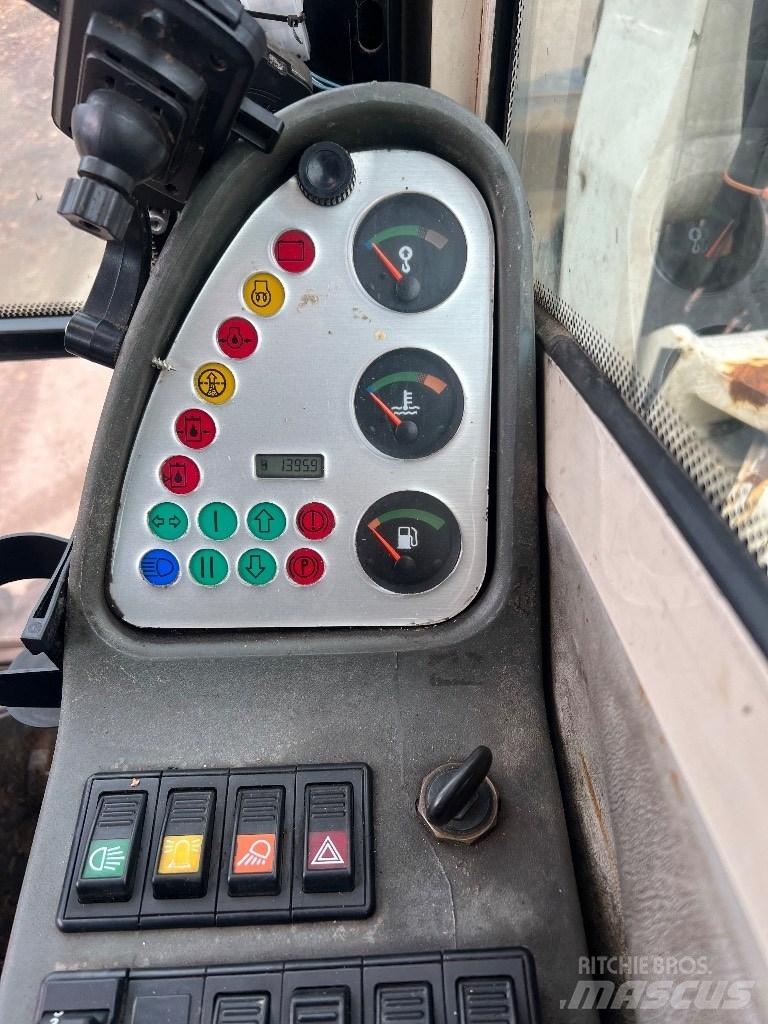 Terex Schaeff HML32 Gravemaskiner på hjul