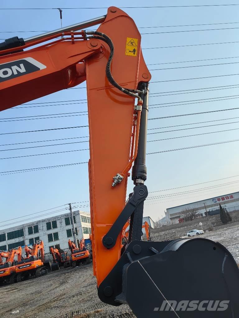 Doosan DX225 Gravemaskiner på larvebånd
