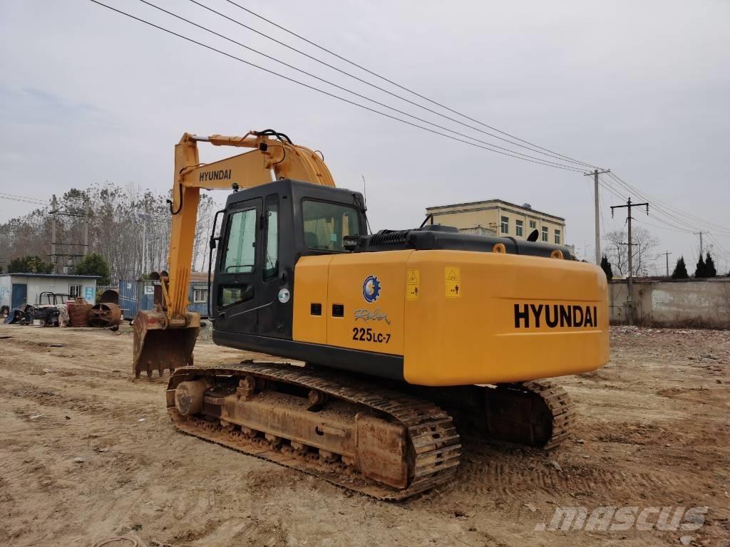Hyundai R225LC-7 Gravemaskiner på larvebånd