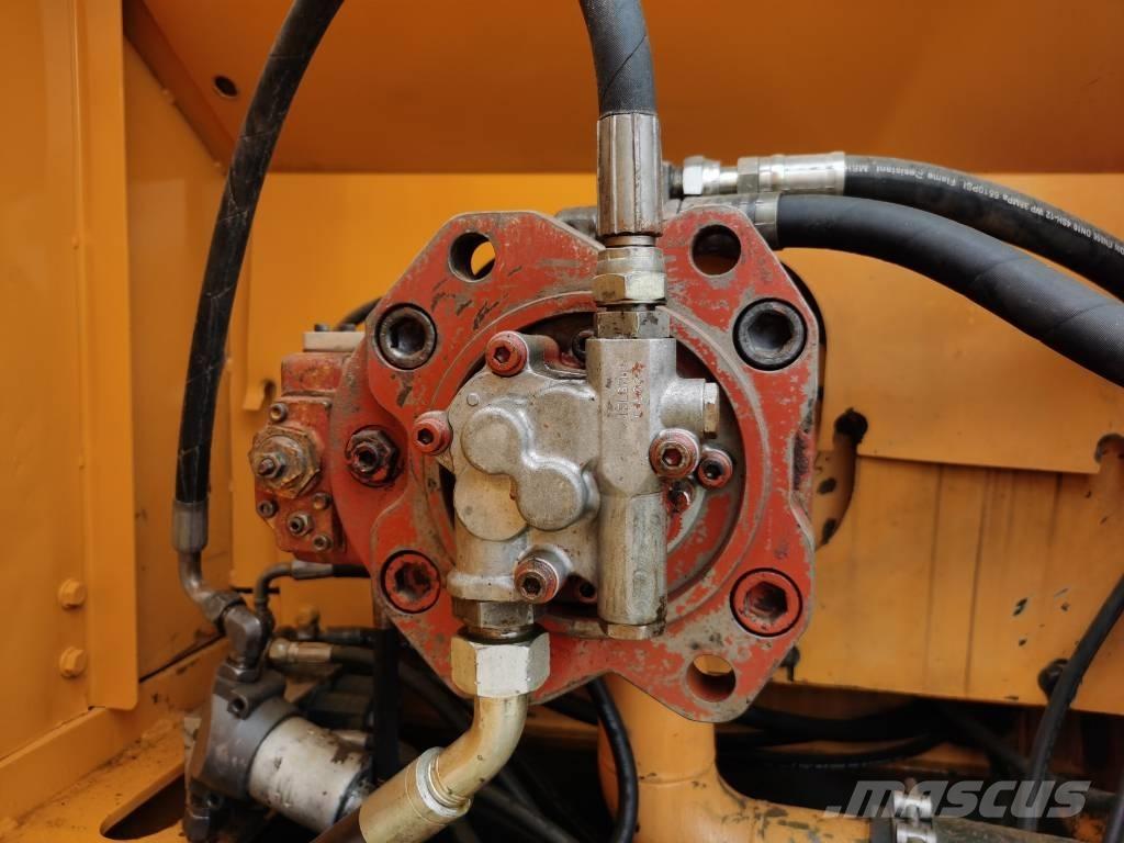 Hyundai R225LC-7 Gravemaskiner på larvebånd