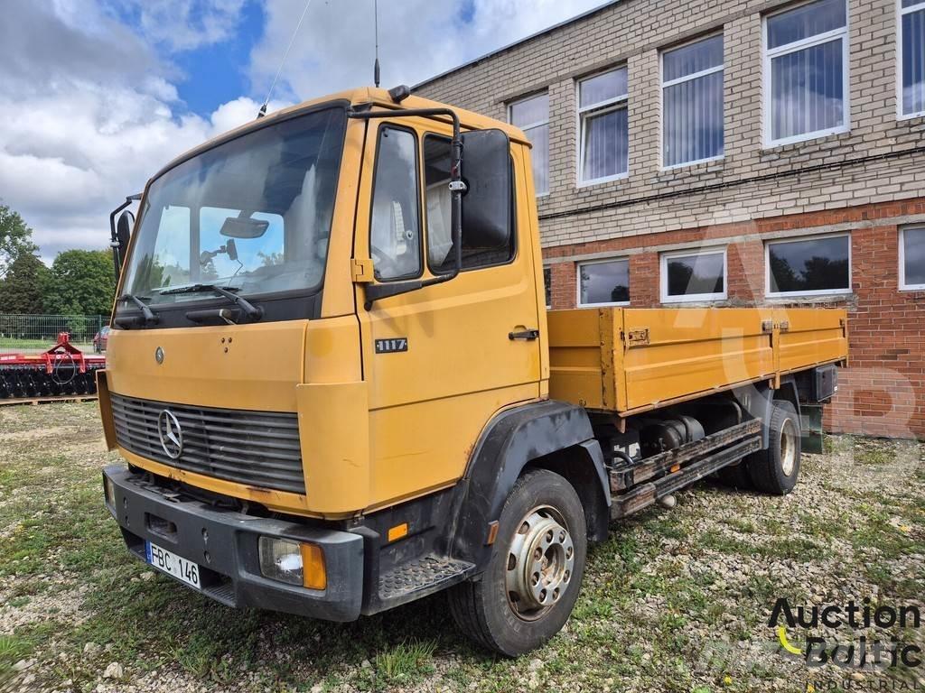 Mercedes-Benz 1117 Lastbiler med tip