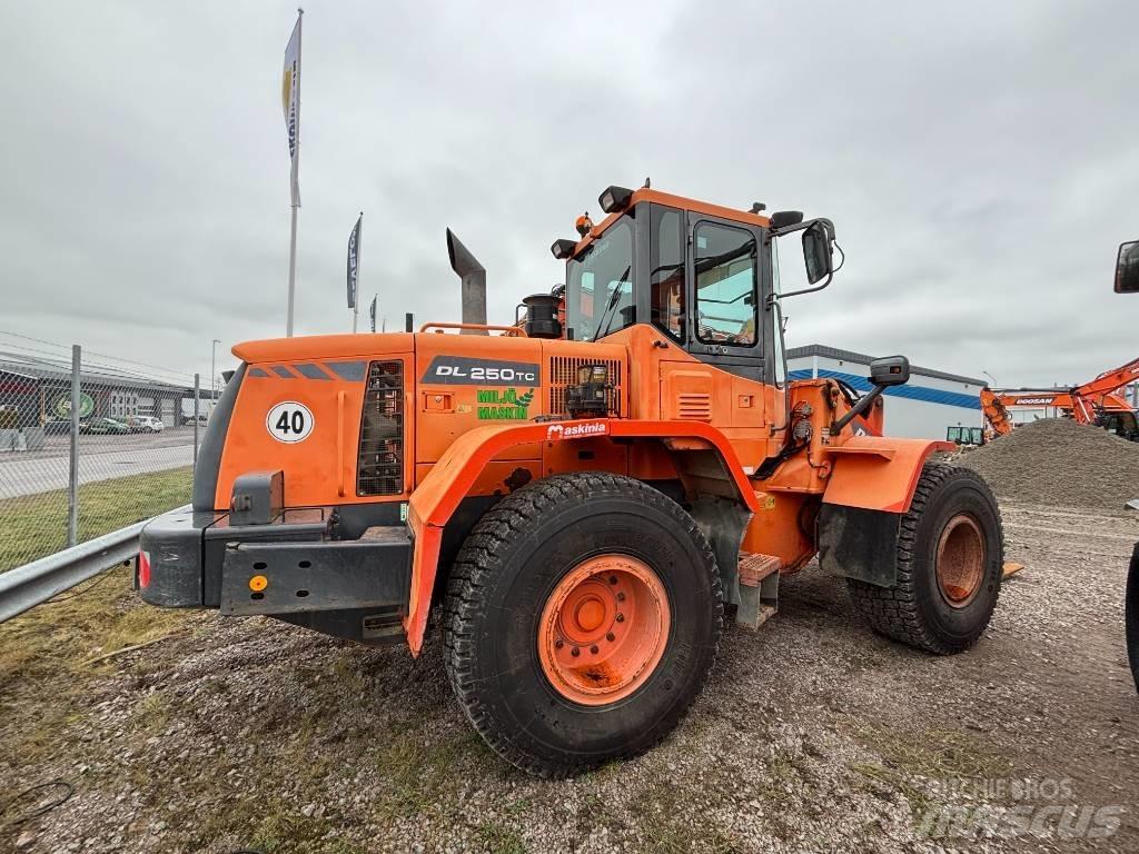 Doosan DL 250Z Læssemaskiner på hjul