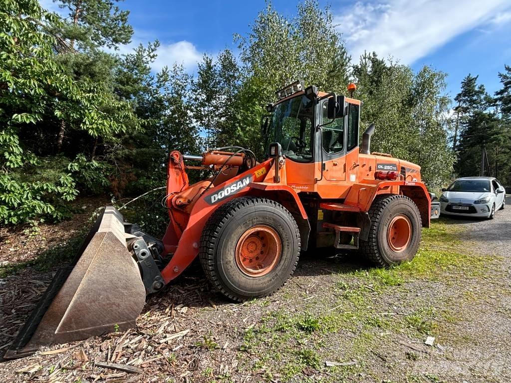 Doosan DL 250Z Læssemaskiner på hjul