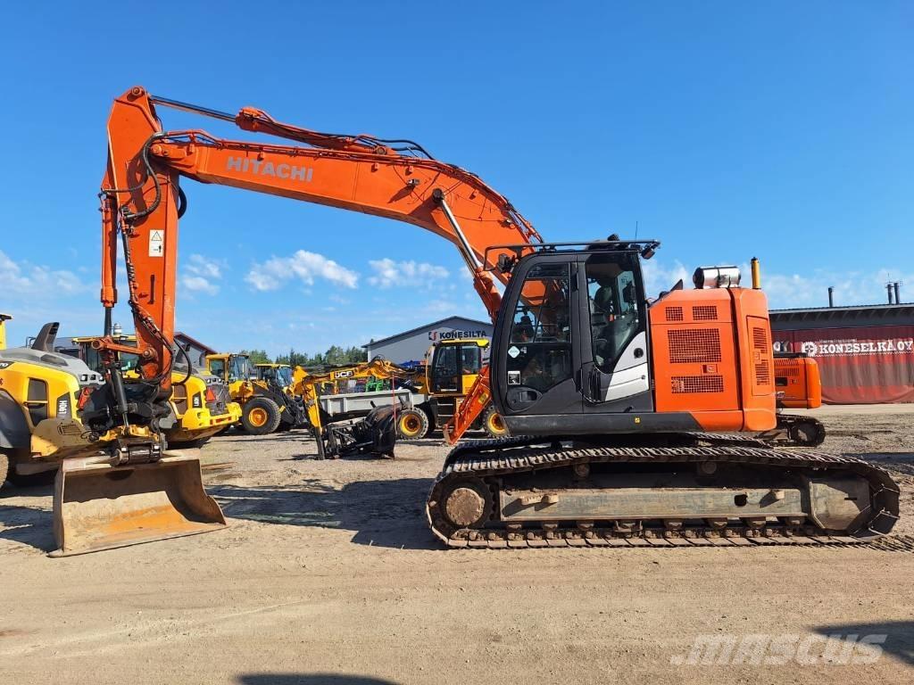 Hitachi ZX225USLC-5 Gravemaskiner på larvebånd