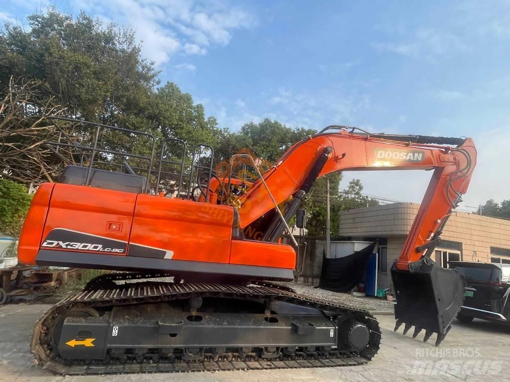 Doosan DX 300 Gravemaskiner på larvebånd