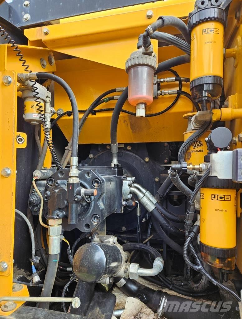 JCB JS 131 LC Gravemaskiner på larvebånd