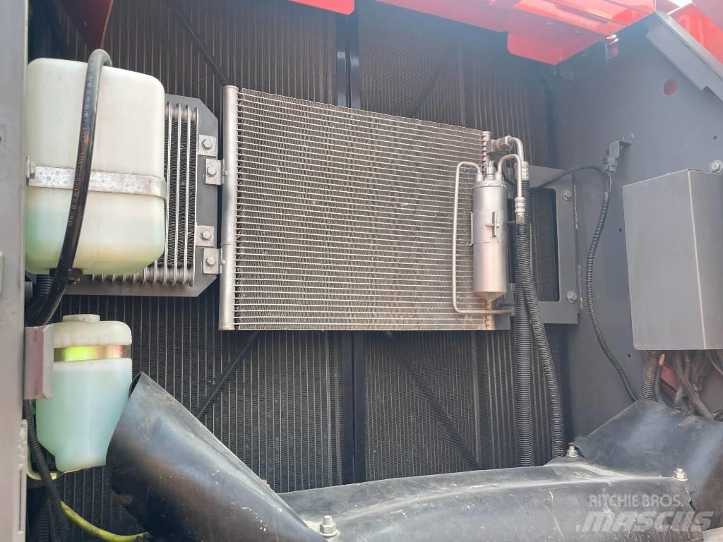 Hitachi 210LC Gravemaskiner på larvebånd