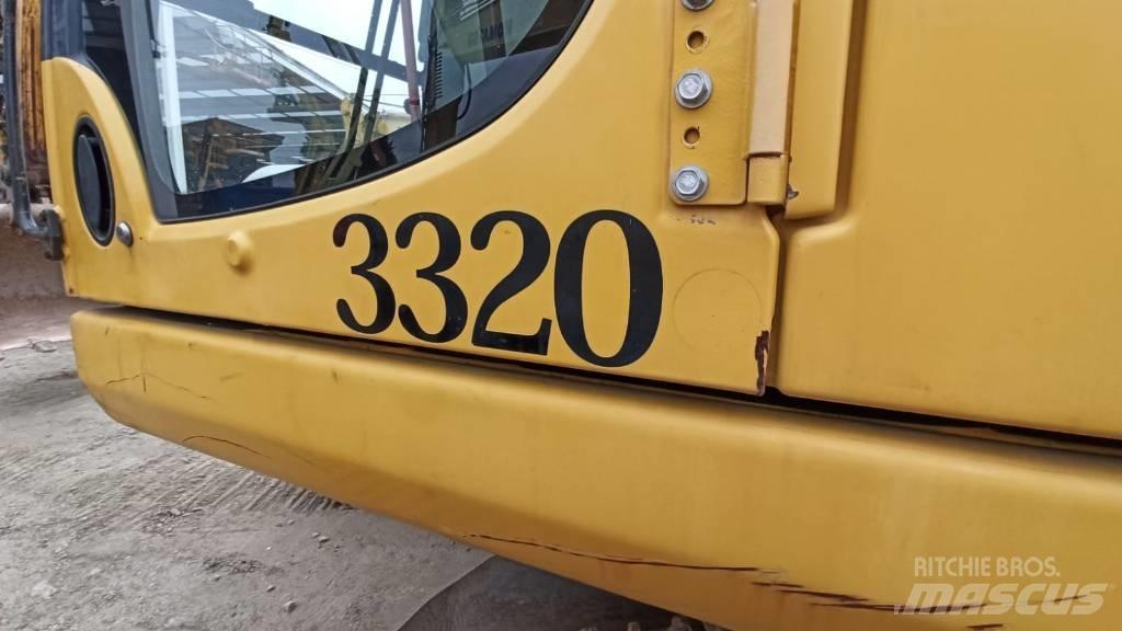 Komatsu PC240NLC-8 Gravemaskiner på larvebånd