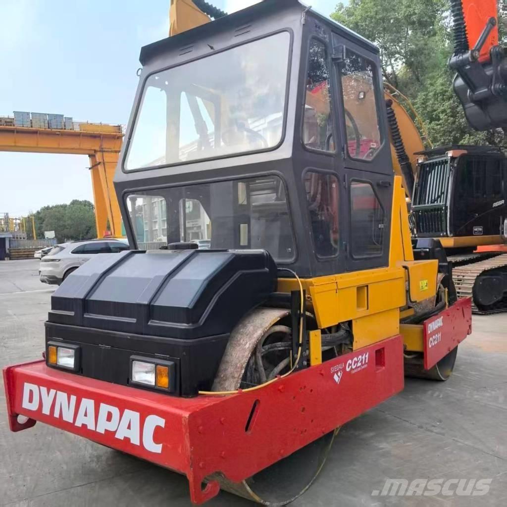 Dynapac CC 211 Enkelt tromle