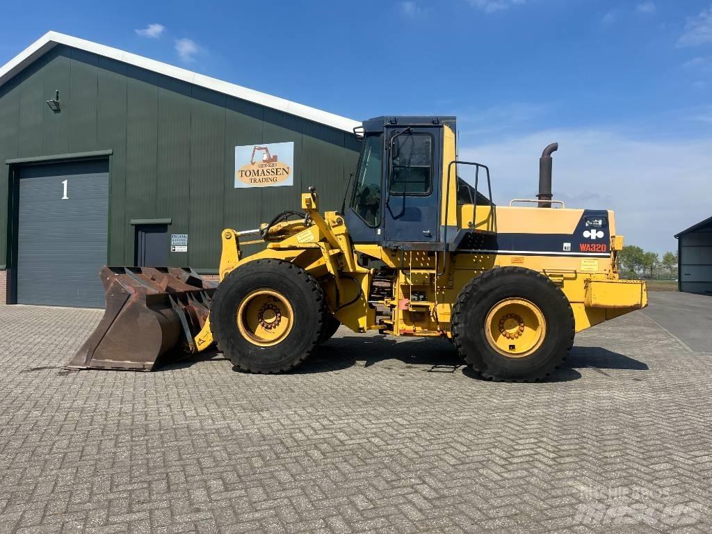 Komatsu WA 320-1 Læssemaskiner på hjul