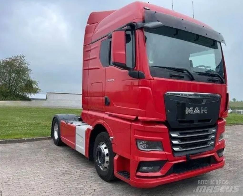 Shacman truck head Anhænger med tip