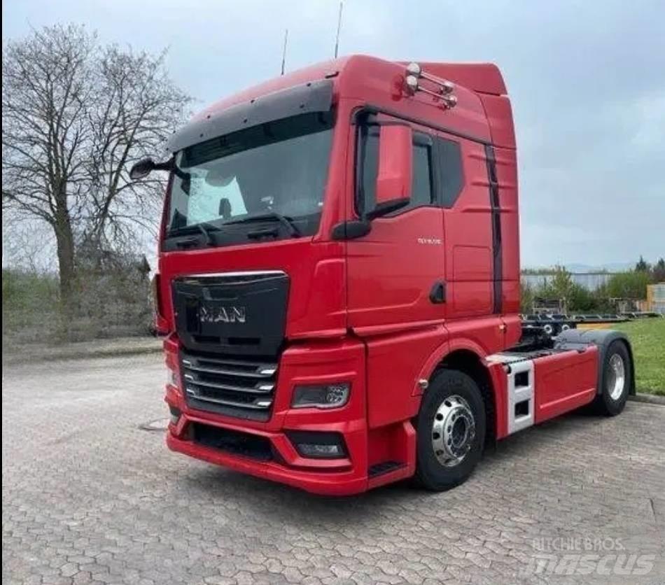 Shacman truck head Anhænger med tip