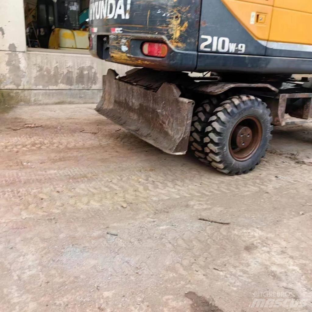 Hyundai 210-9 Gravemaskiner på hjul