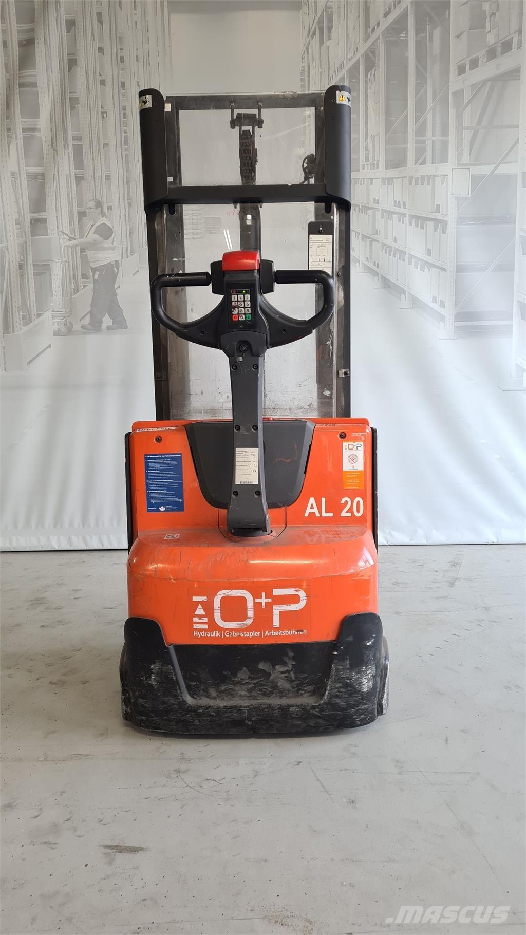 Toyota SWE120 Selvkørende stablere