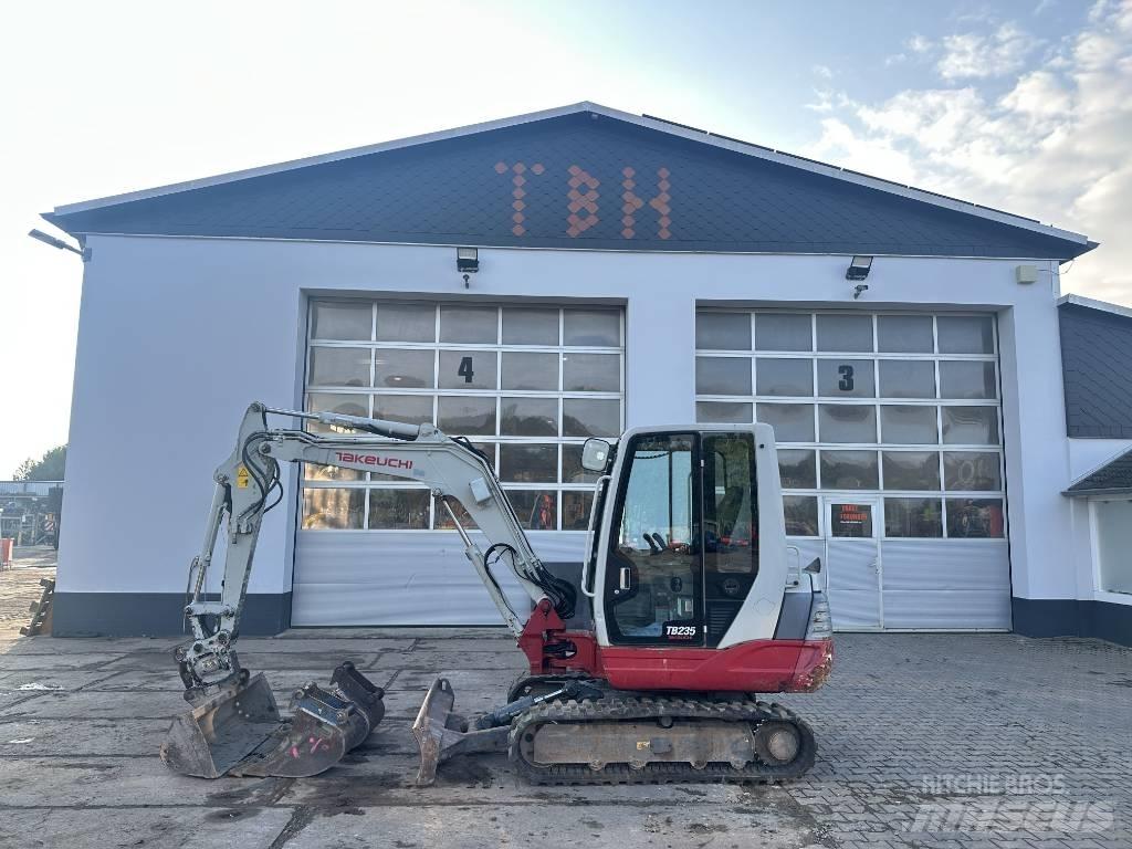 Takeuchi TB 235 Minigravemaskiner