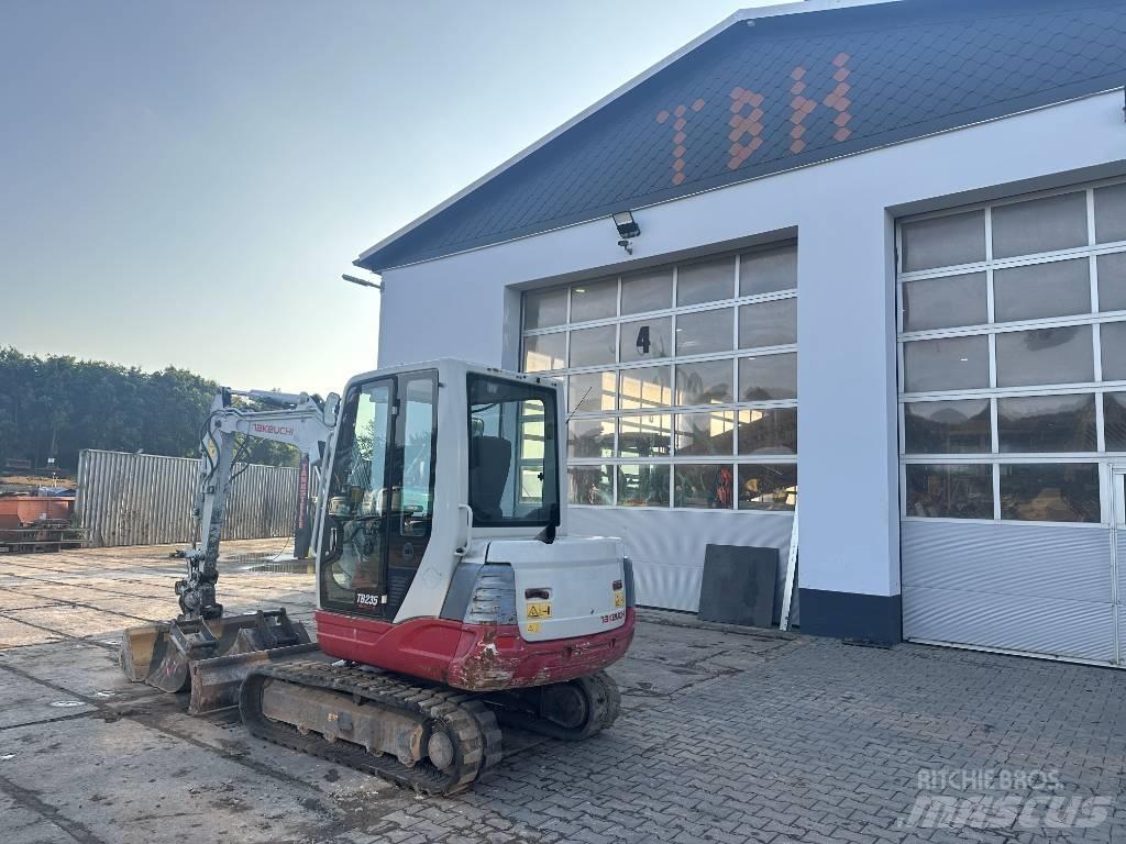 Takeuchi TB 235 Minigravemaskiner