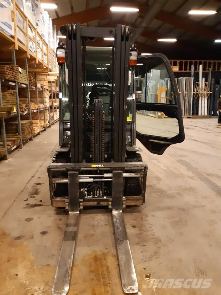 Toyota 02-8FDF30 Diesel gaffeltrucks