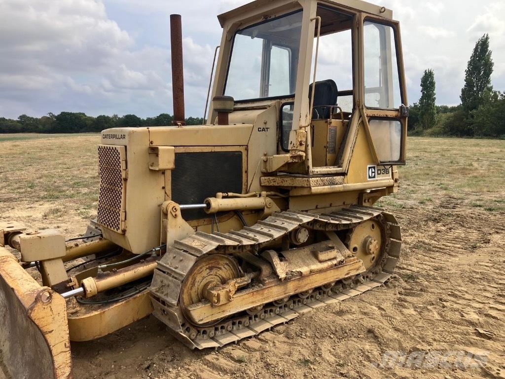 CAT D 3 B Bulldozer på larvebånd
