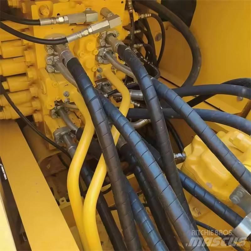 Komatsu PC 200 Gravemaskiner på larvebånd