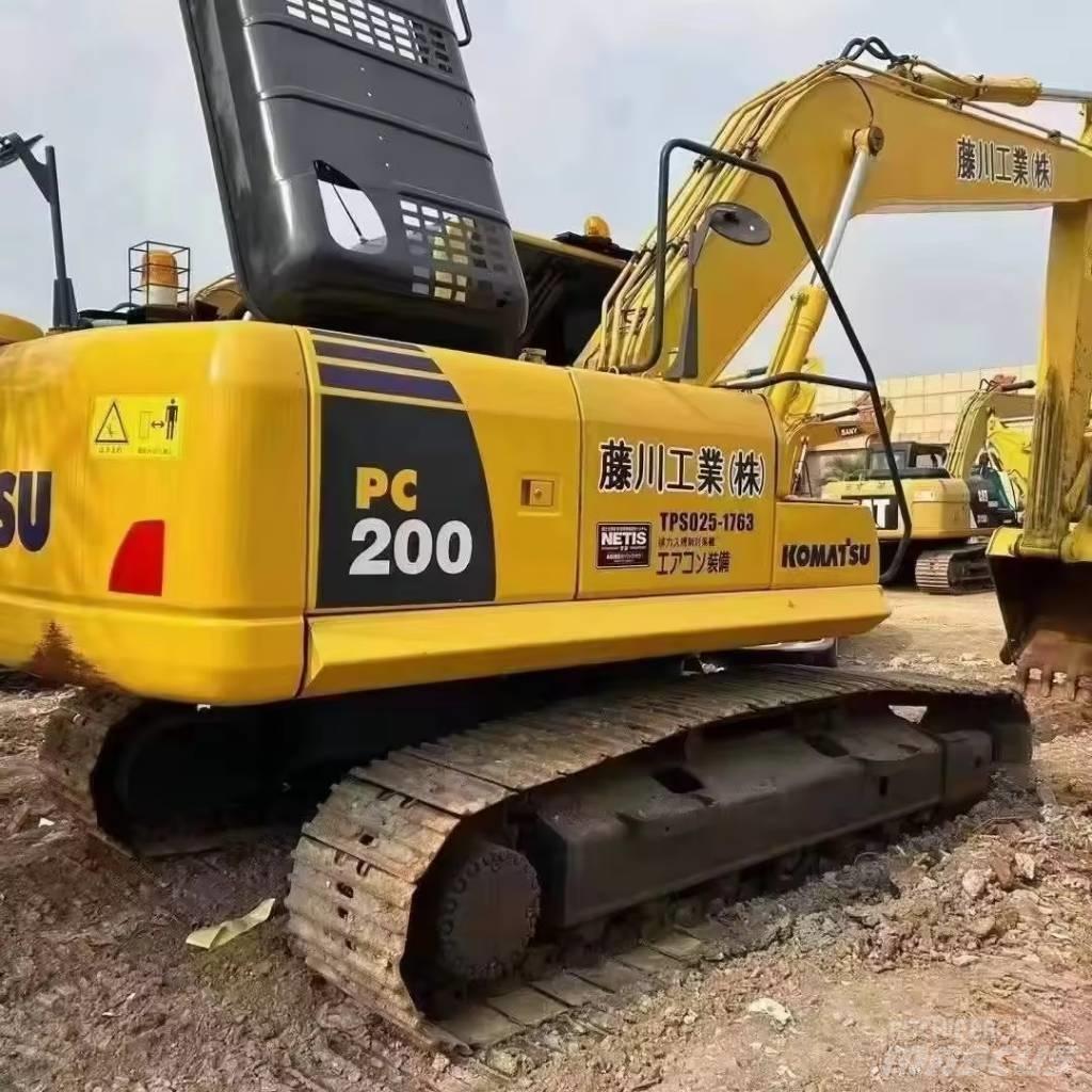 Komatsu PC 200 Gravemaskiner på larvebånd