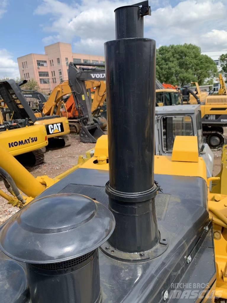 Shantui SD 32 Bulldozer på larvebånd