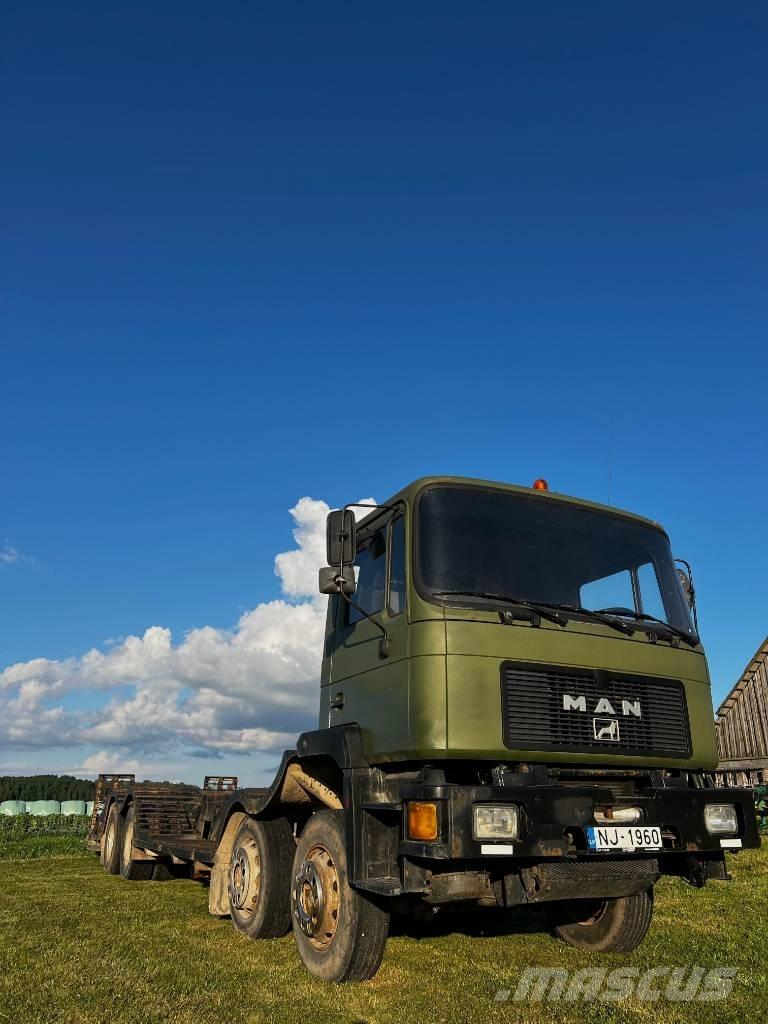 MAN 32.322 Tømmertransport