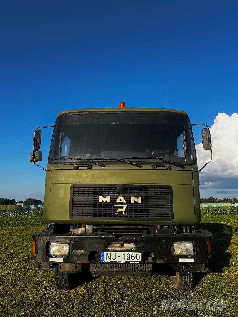 MAN 32.322 Tømmertransport