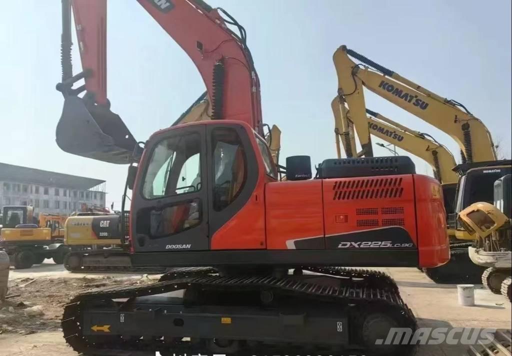 Doosan DX 225 LC Gravemaskiner på larvebånd