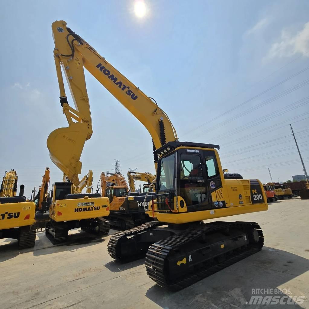 Komatsu PC 200-8 Gravemaskiner på larvebånd