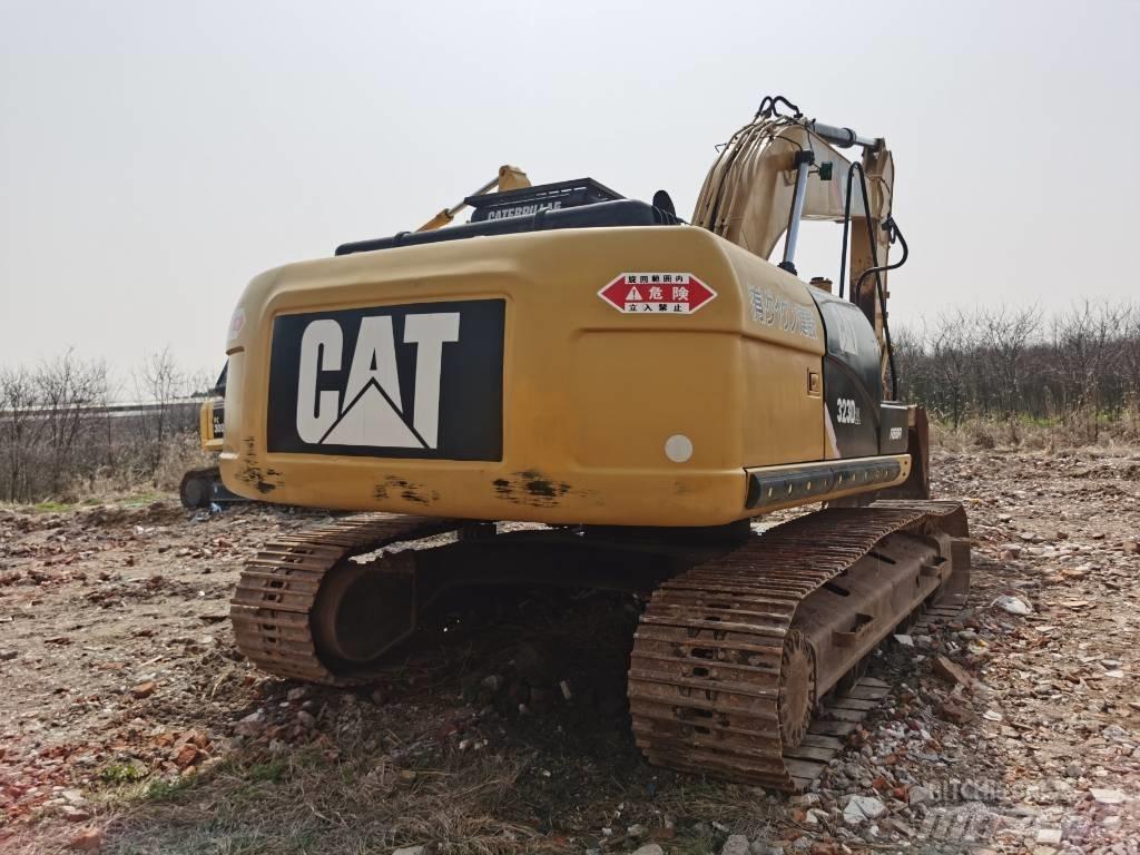 CAT 323 D L Gravemaskiner på larvebånd