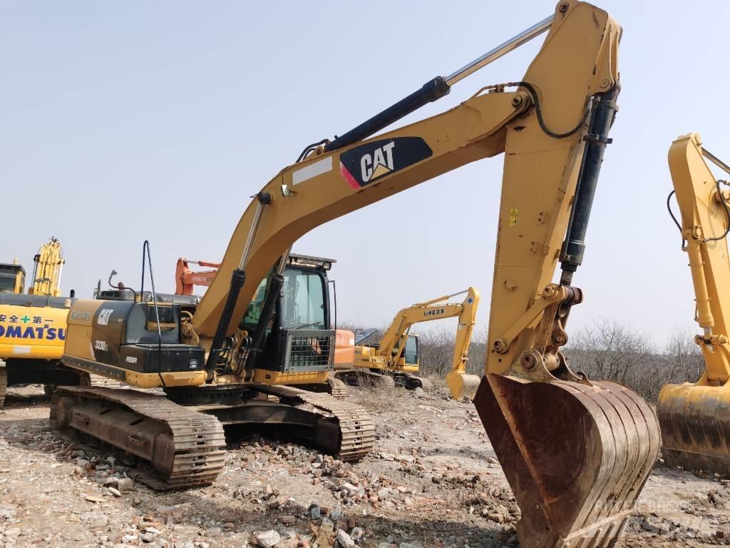 CAT 323 D L Gravemaskiner på larvebånd