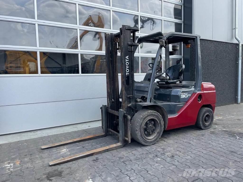 Toyota 02-8DF30 Gaffeltrucks - andre