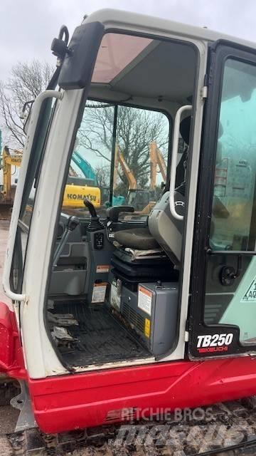 Takeuchi TB250 Minigravemaskiner