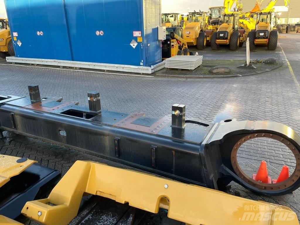 CAT 390 F L Chassis og suspension