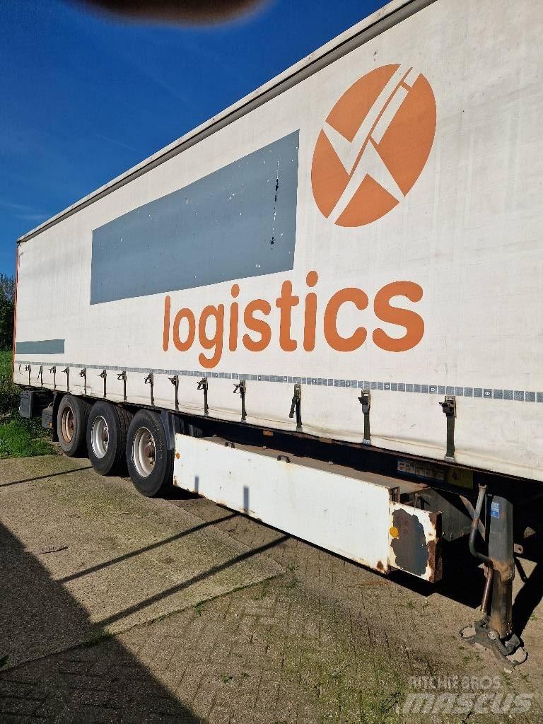 Krone sd Semi-trailer med Gardinsider