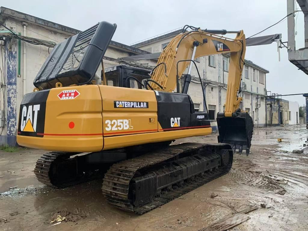 CAT 325 B L Gravemaskiner på larvebånd