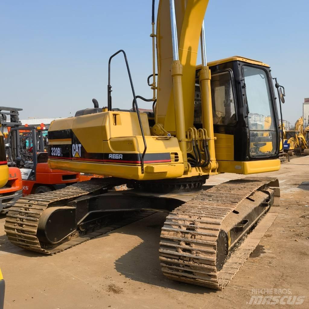 CAT 320 B L Gravemaskiner på larvebånd