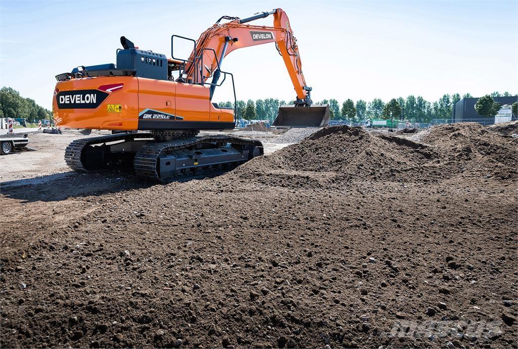 Develon DX225LC-7 Gravemaskiner på larvebånd