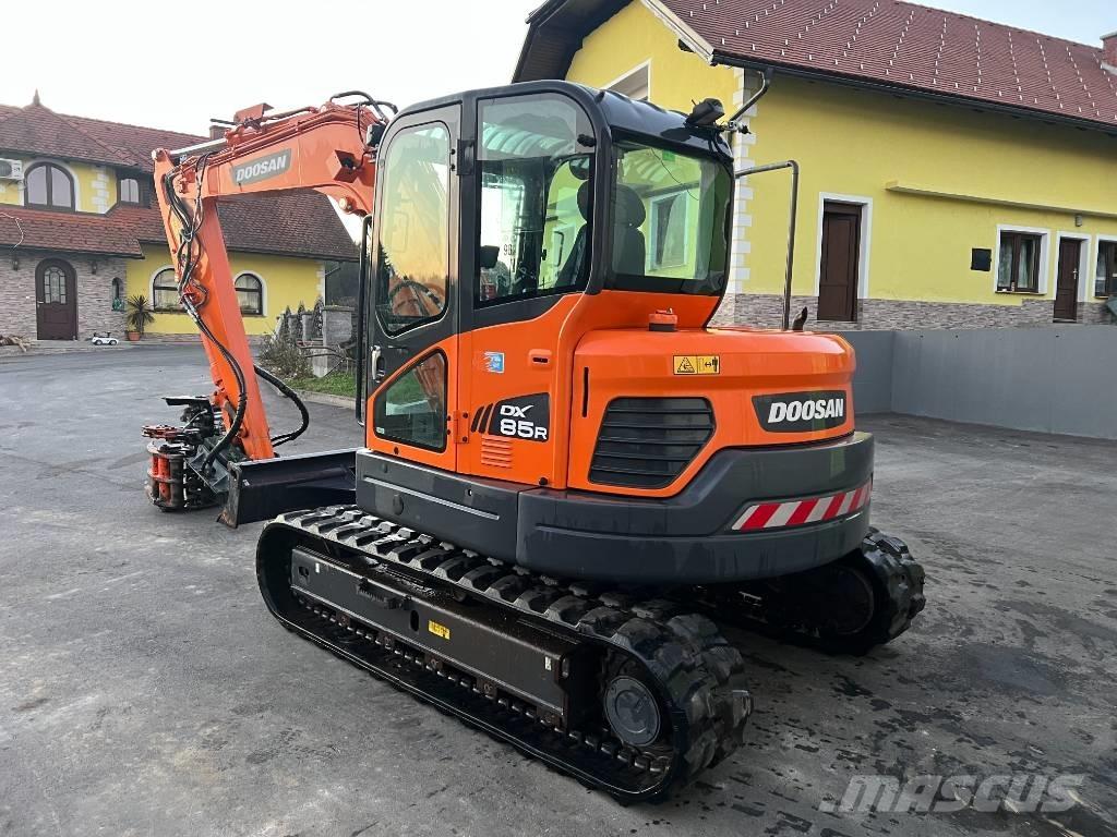 Doosan DX85R-3 Midi-gravemaskiner 7t - 12t