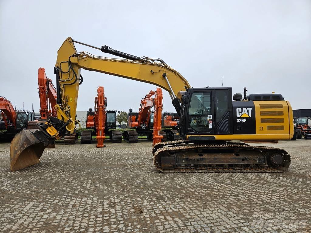 CAT 326 F L Gravemaskiner på larvebånd