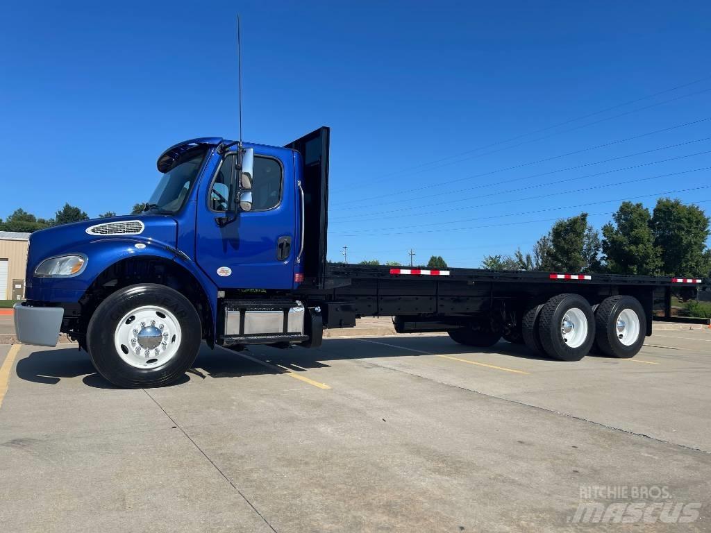 Freightliner M 106 Lastbil med lad/Flatbed