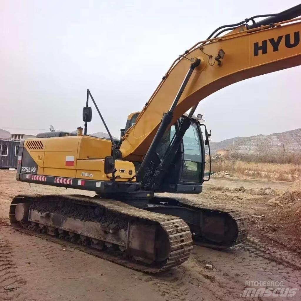 Hyundai R225LVS Gravemaskiner på hjul