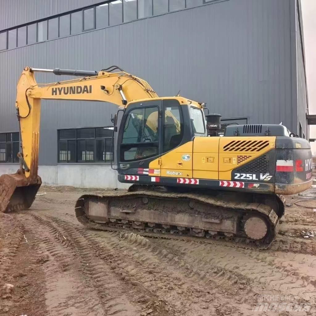 Hyundai R225LVS Gravemaskiner på hjul
