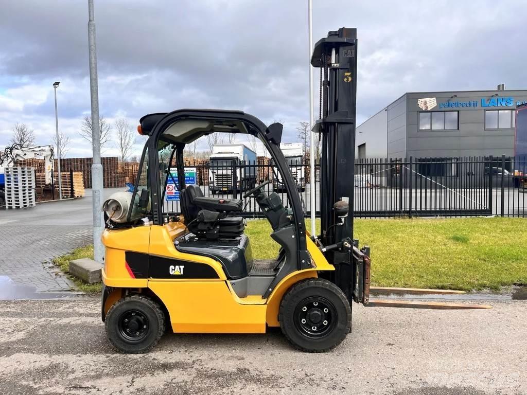 CAT GP25N LPG gaffeltrucks