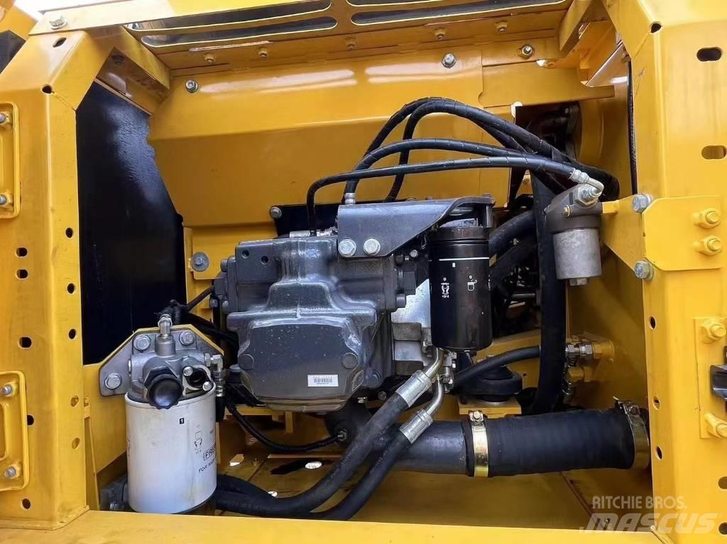 Komatsu pc220 Gravemaskiner på larvebånd
